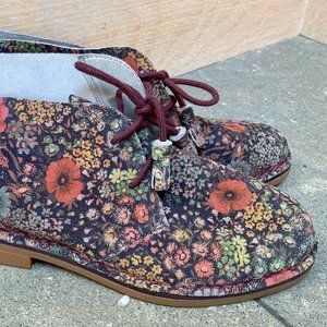Hush Puppies Floral suede desert boot, US 8